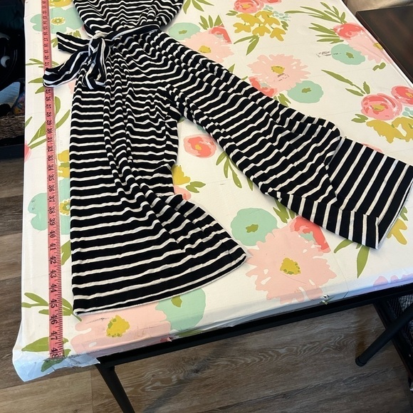 Old Navy Pants & Jumpsuits Belted Horizontal size medium black and white - Picture 6 of 8